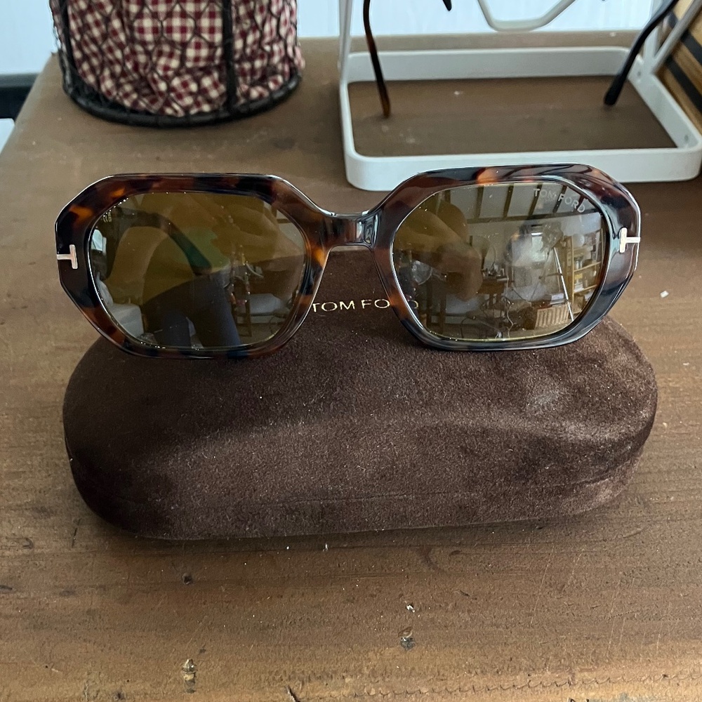 Tom Ford Brown Sunglasses for Women - Picture 11 of 14